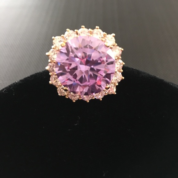 Ring - Picture 2 of 3